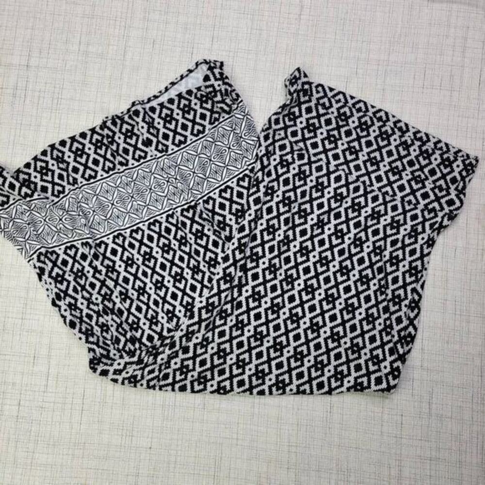 5/$25 Max Studio Women's Black Celtic Patterned Maxi Skirt Size Small